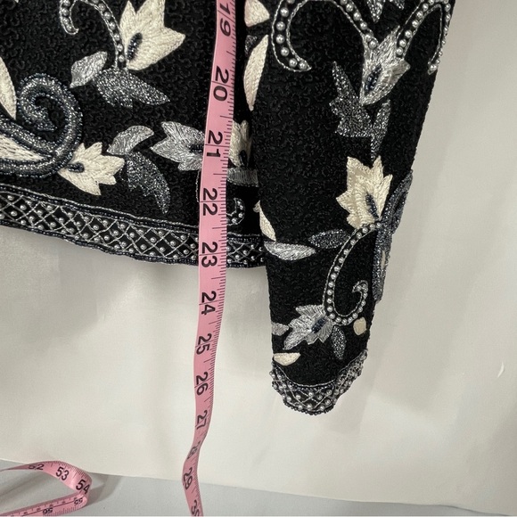 Laurence Kazar Black and White Floral Blazer - Picture 14 of 16